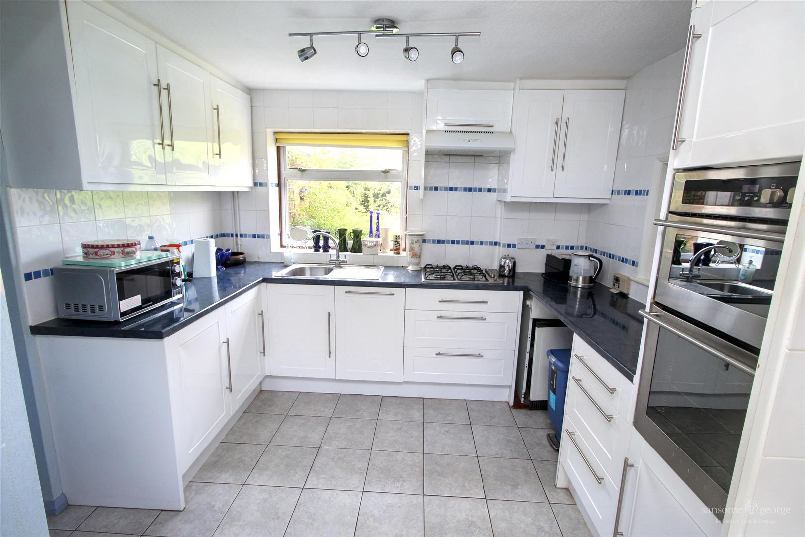 3 bed property in Elmstone Drive, Reading